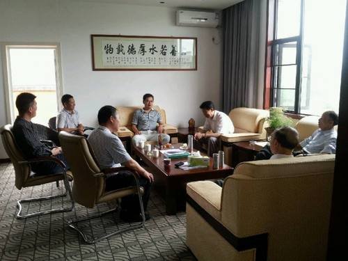 傅傳文及局專家組一行到燕子坡項目部檢查度汛工作并拜會伊力集團領導 