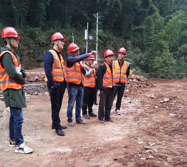袁斌一行到合江縣鎖口水庫干渠Ⅱ標檢查指導工作