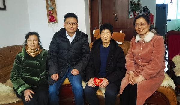 工程局公司開展春節慰問離退休老干部、困難黨員及困難職工活動 