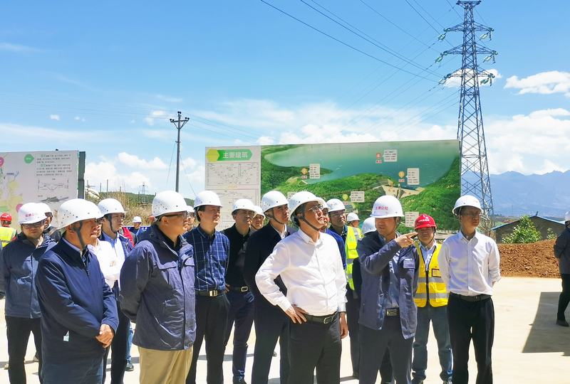 省水利廳黨組書記、廳長(zhǎng)郭亨孝一行蒞臨龍?zhí)了畮?kù)檢查指導(dǎo)工作